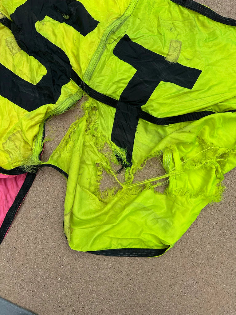 Race used Ed "Big Daddy" Roth Yellow Fang dragster DEIST parachutes.